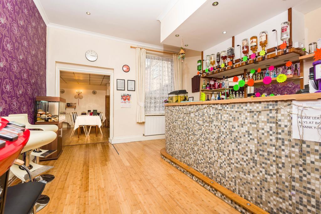 Uk Travel & Hospitality Ltd Ta Canberra Hotel Μπλάκπουλ Εξωτερικό φωτογραφία