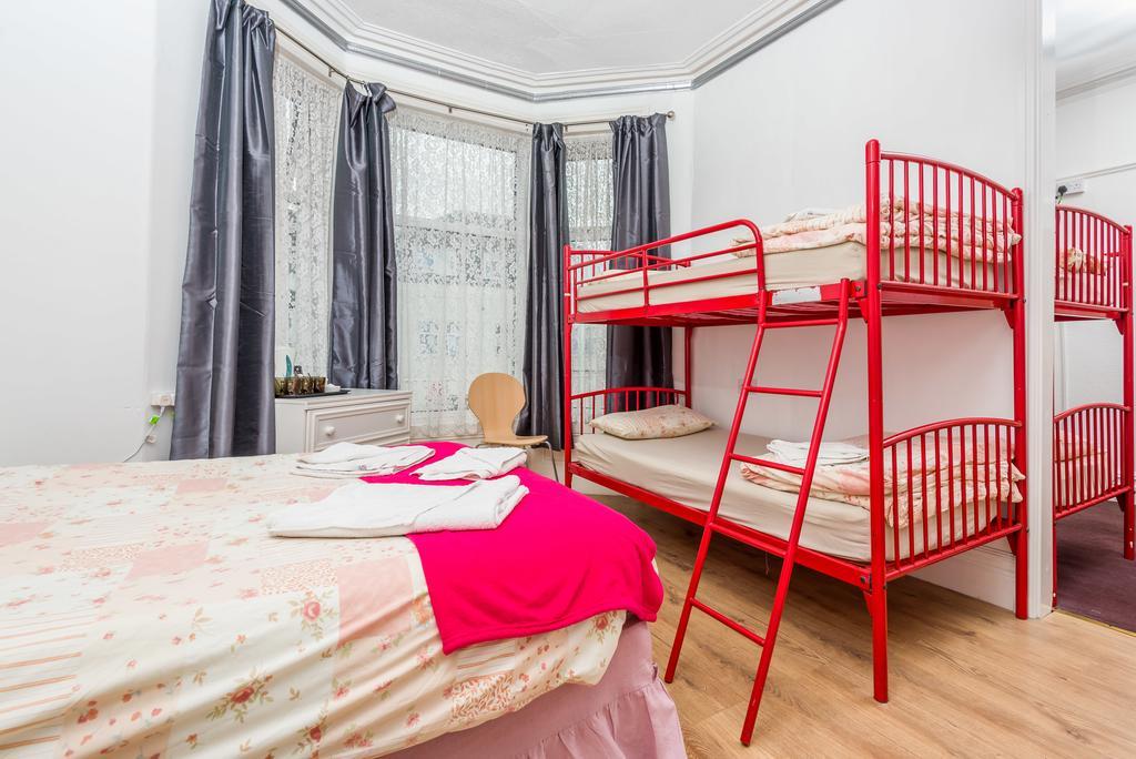 Uk Travel & Hospitality Ltd Ta Canberra Hotel Μπλάκπουλ Εξωτερικό φωτογραφία