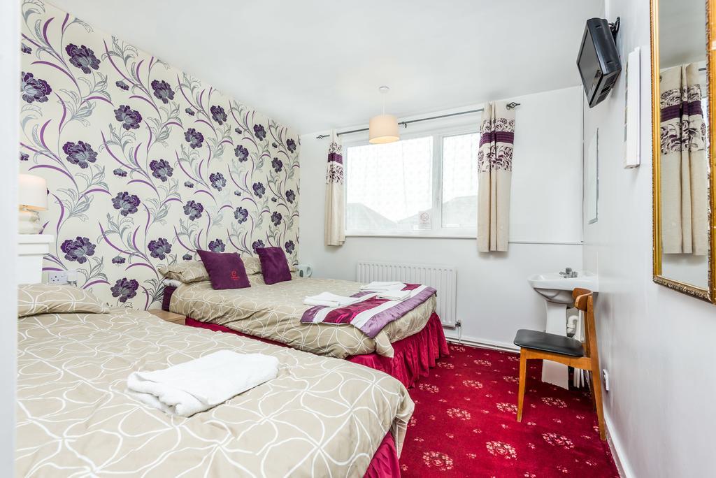 Uk Travel & Hospitality Ltd Ta Canberra Hotel Μπλάκπουλ Εξωτερικό φωτογραφία