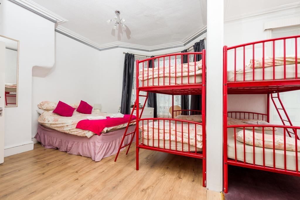 Uk Travel & Hospitality Ltd Ta Canberra Hotel Μπλάκπουλ Εξωτερικό φωτογραφία