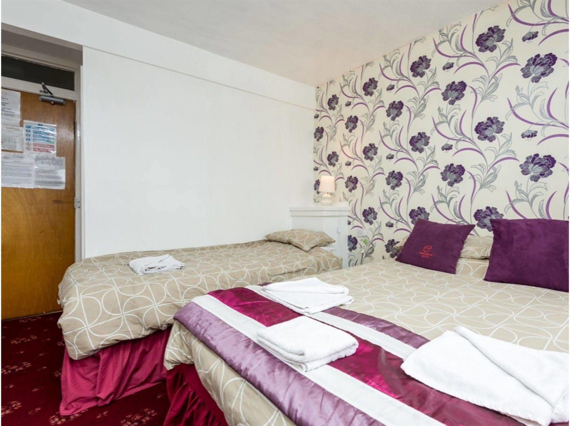 Uk Travel & Hospitality Ltd Ta Canberra Hotel Μπλάκπουλ Εξωτερικό φωτογραφία