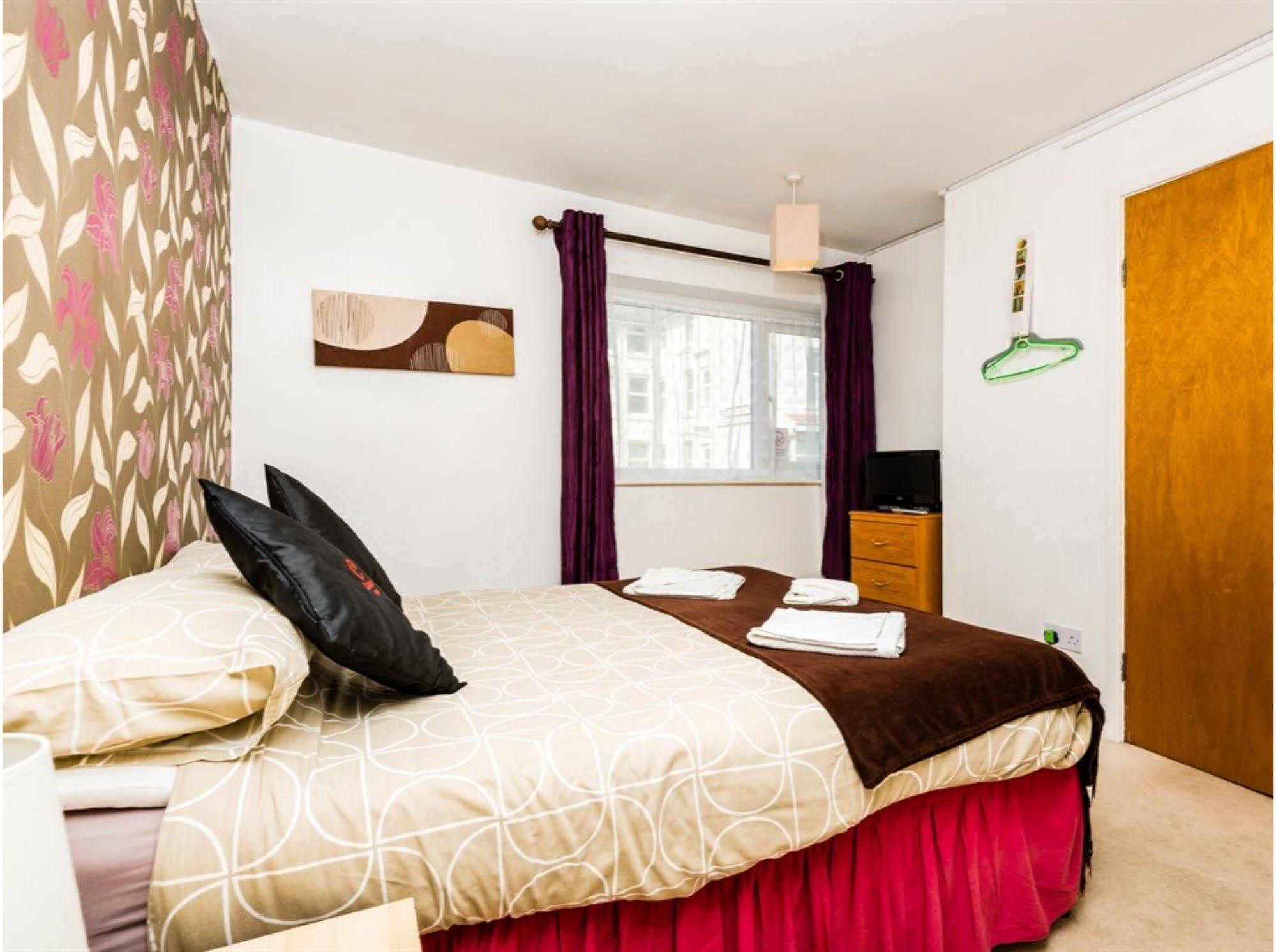 Uk Travel & Hospitality Ltd Ta Canberra Hotel Μπλάκπουλ Εξωτερικό φωτογραφία